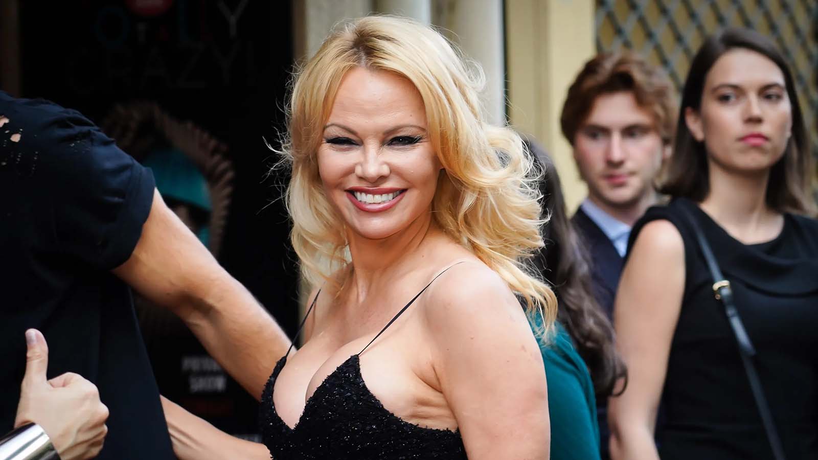Pamela Anderson and her intimate relationship with gambling